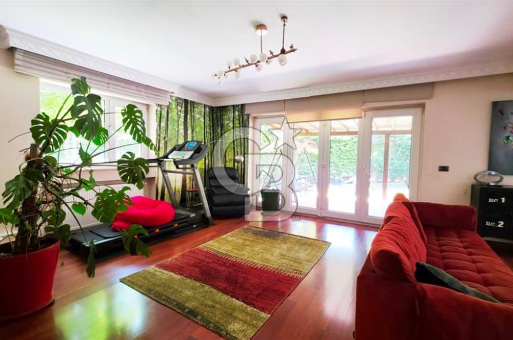 Kemerburgaz Site içi 6+1 , 350m2 Geniş Bahçeli Villa