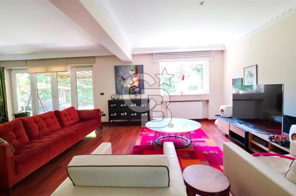 Kemerburgaz Site içi 6+1 , 350m2 Geniş Bahçeli Villa