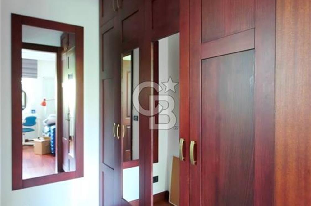 Kemerburgaz Site içi 6+1 , 350m2 Geniş Bahçeli Villa