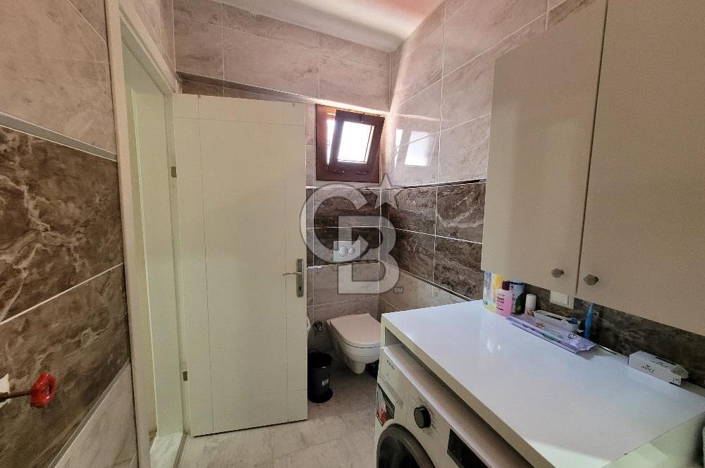 Yenifoça Merkezde Satılık Villa