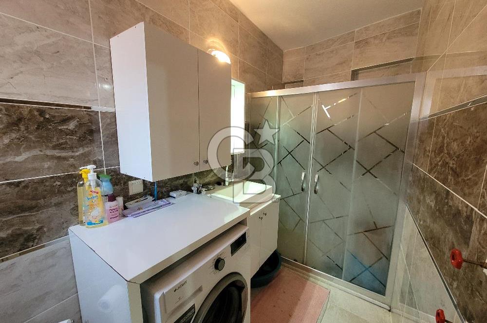 Yenifoça Merkezde Satılık Villa