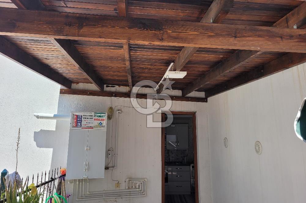 Yenifoça Merkezde Satılık Villa