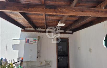 Yenifoça Merkezde Satılık Villa