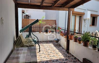 Yenifoça Merkezde Satılık Villa