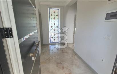 SAPANCA KURTKÖY'DE 400 M2 BAHÇELİ, OTOPARKLI SATILIK 4+1 VİLLA