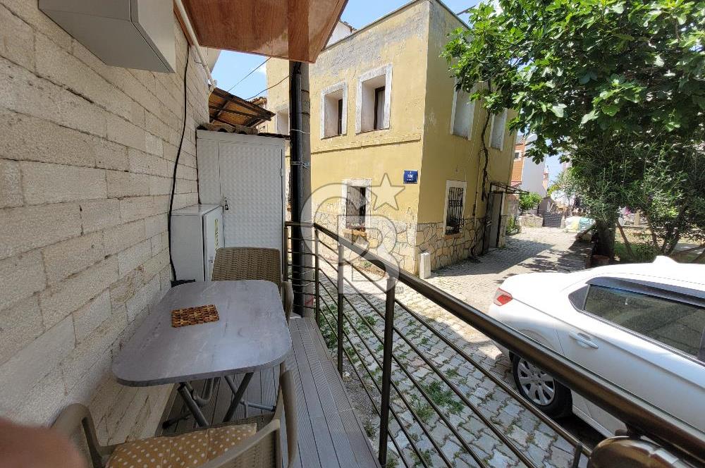 Yenifoça Merkezde Satılık Villa