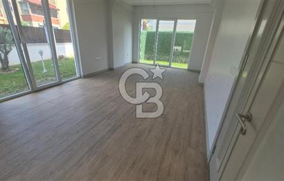 SAPANCA KURTKÖY'DE 400 M2 BAHÇELİ, OTOPARKLI SATILIK 4+1 VİLLA