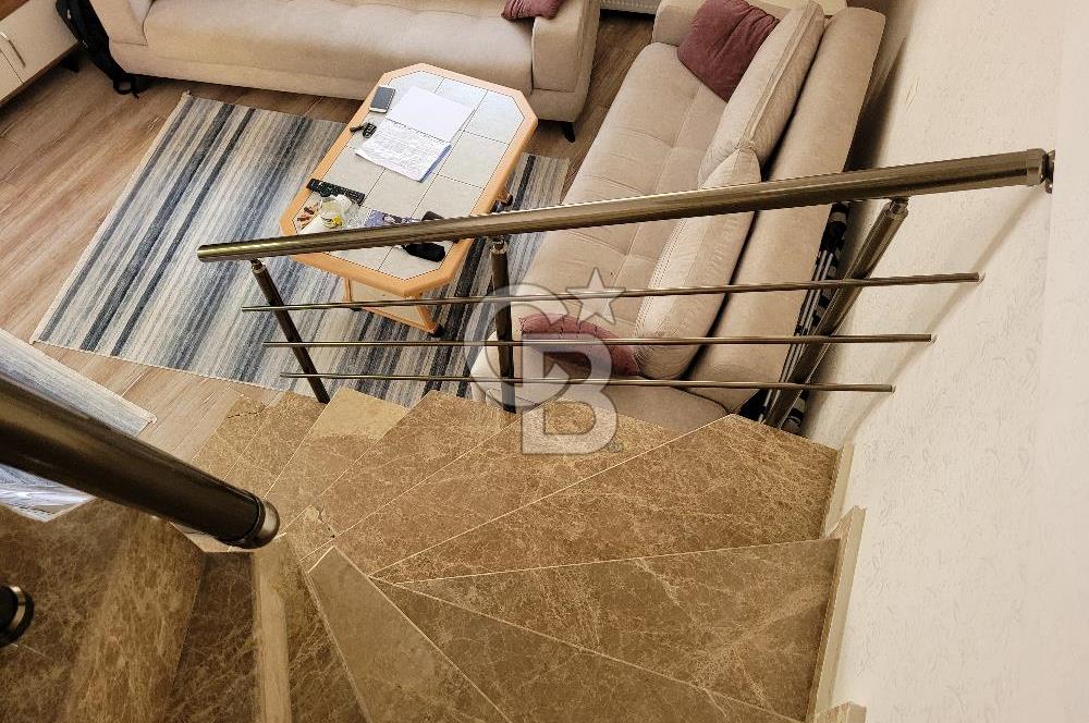 Yenifoça Merkezde Satılık Villa