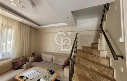 Yenifoça Merkezde Satılık Villa
