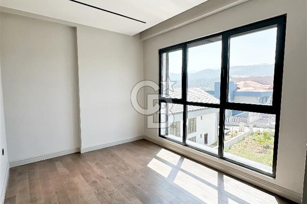 BURSA GÜMÜŞTEPE'DE MODERN MİMARİLİ 6+2 ULTRA LÜKS VİLLA