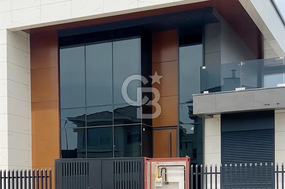 BURSA GÜMÜŞTEPE'DE MODERN MİMARİLİ 6+2 ULTRA LÜKS VİLLA