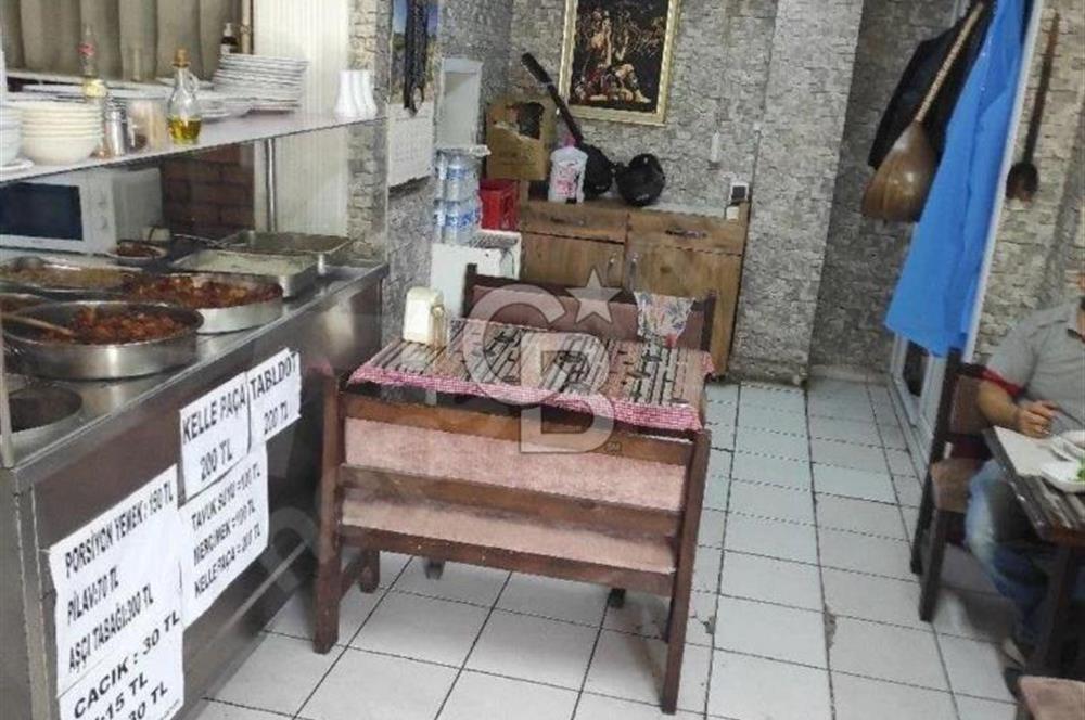 BORNOVA HAŞİM İŞCAN CADDESİ ÜZERİNDE MERKEZİ KONUMDA