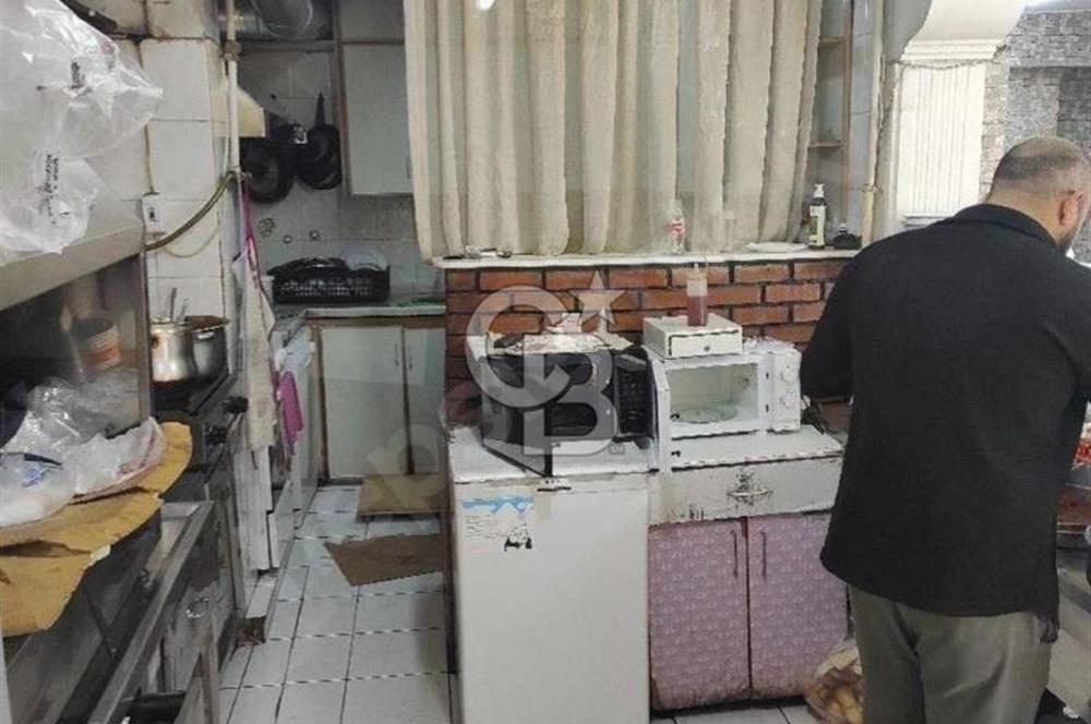 BORNOVA HAŞİM İŞCAN CADDESİ ÜZERİNDE MERKEZİ KONUMDA