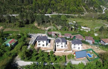 Kuş Sesleriyle Uyanın: Sapancada Orman İçinde 5+1 Doğa Villa