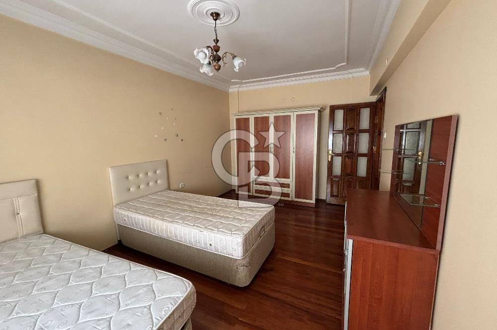 ESKİ BAŞKANIN VİLLASI SATILIK! 320 m² KAPALI GARAJLI