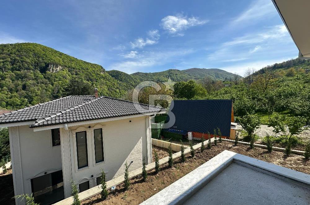 Kuş Sesleriyle Uyanın: Sapancada Orman İçinde 5+1 Doğa Villa