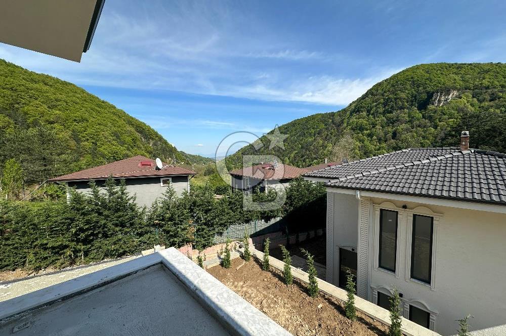 Kuş Sesleriyle Uyanın: Sapancada Orman İçinde 5+1 Doğa Villa