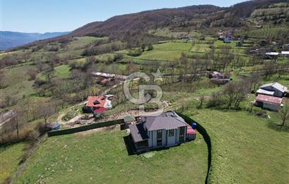 Doğayla İç İçe, Eşyalarıyla Hazır! Mudurnuda 284 m² Müstakil