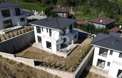 Kuş Sesleriyle Uyanın: Sapancada Orman İçinde 5+1 Doğa Villa