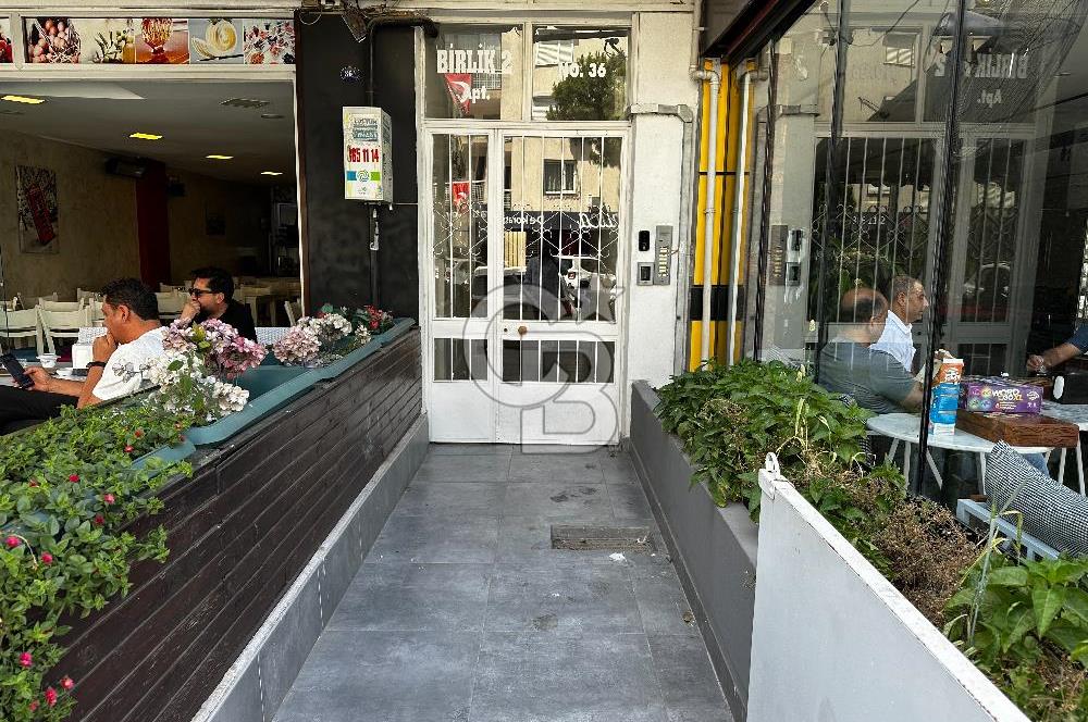 KARŞIYAKA RÜŞTÜ ŞARDAĞ CADDESİNDE 3+1 KİRALIK DAİRE