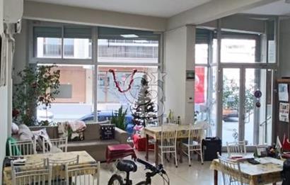 İzmir Karşıyaka'da Cadde Üzeri Satılık İşyeri