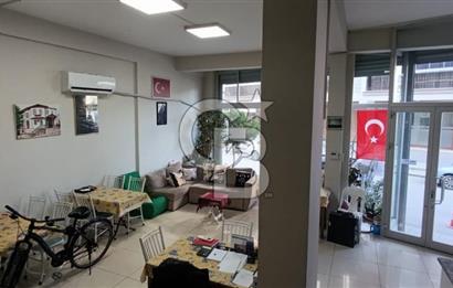 İzmir Karşıyaka'da Cadde Üzeri Satılık İşyeri