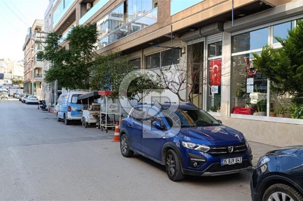 İzmir Karşıyaka'da Cadde Üzeri Satılık İşyeri