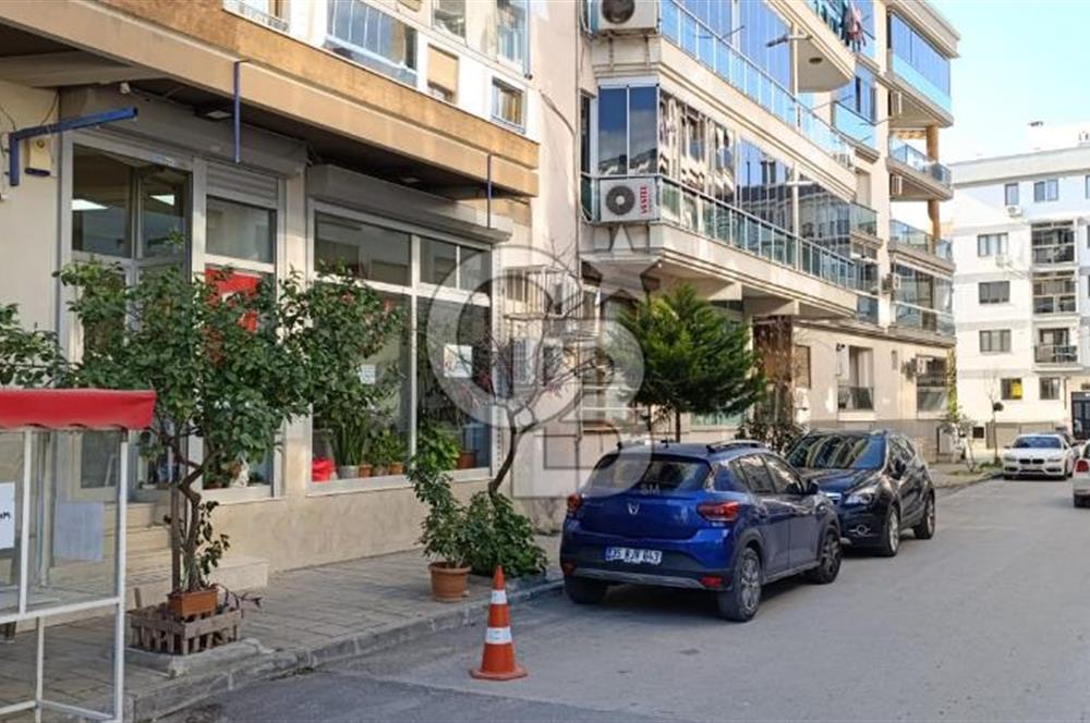İzmir Karşıyaka'da Cadde Üzeri Satılık İşyeri