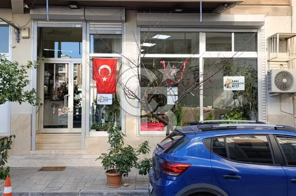 İzmir Karşıyaka'da Cadde Üzeri Satılık İşyeri