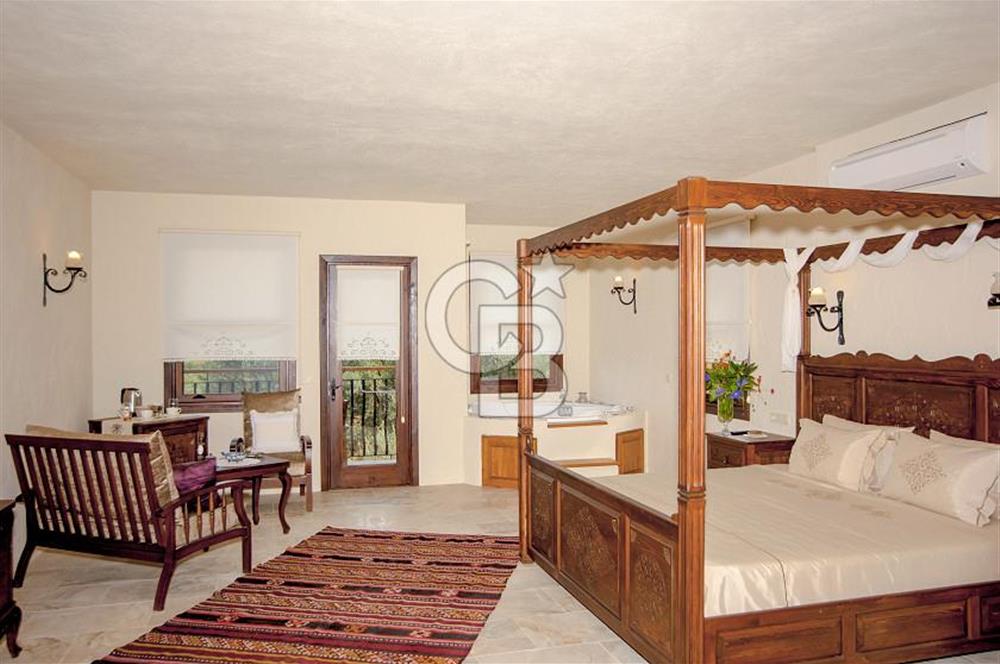 Fethiye Faralya’da Satılık Yüksek Gelir Getiren Doğanın İçinde Yatırımlık Butik Otel 