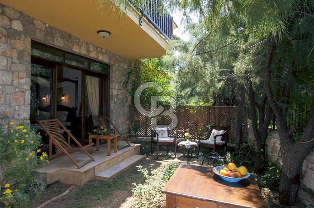 Fethiye Faralya’da Satılık Yüksek Gelir Getiren Doğanın İçinde Yatırımlık Butik Otel 