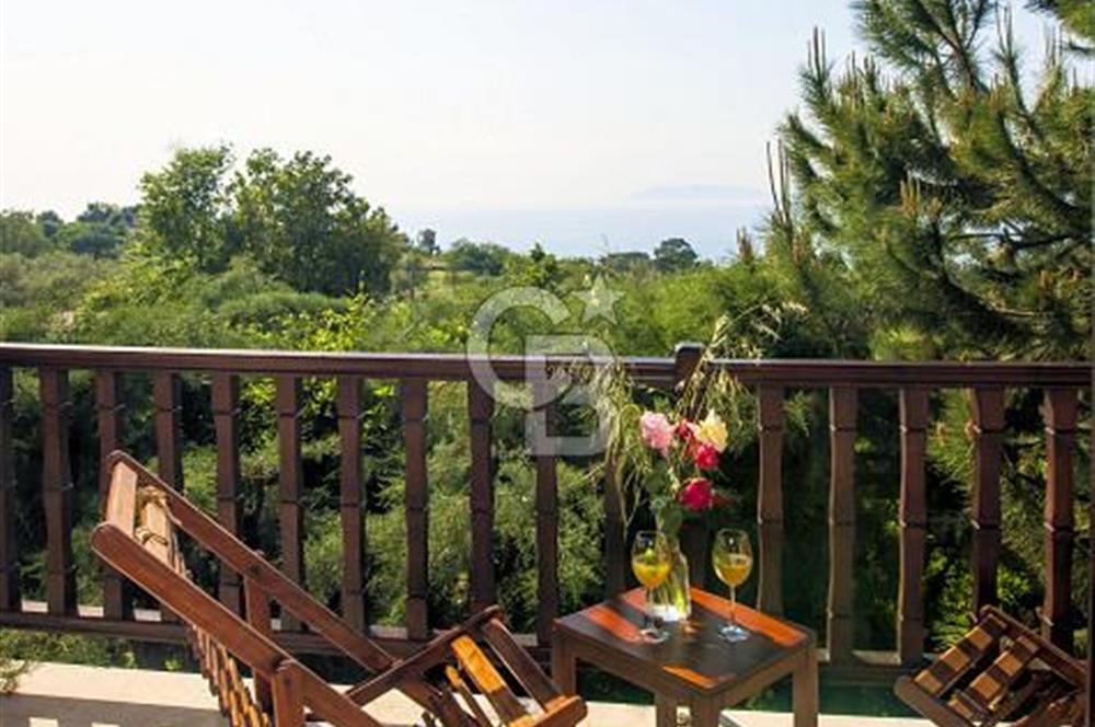 Fethiye Faralya’da Satılık Yüksek Gelir Getiren Doğanın İçinde Yatırımlık Butik Otel 
