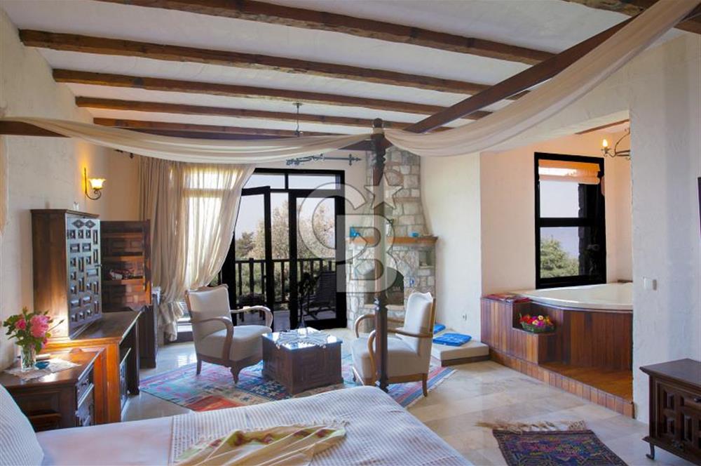 Fethiye Faralya’da Satılık Yüksek Gelir Getiren Doğanın İçinde Yatırımlık Butik Otel 