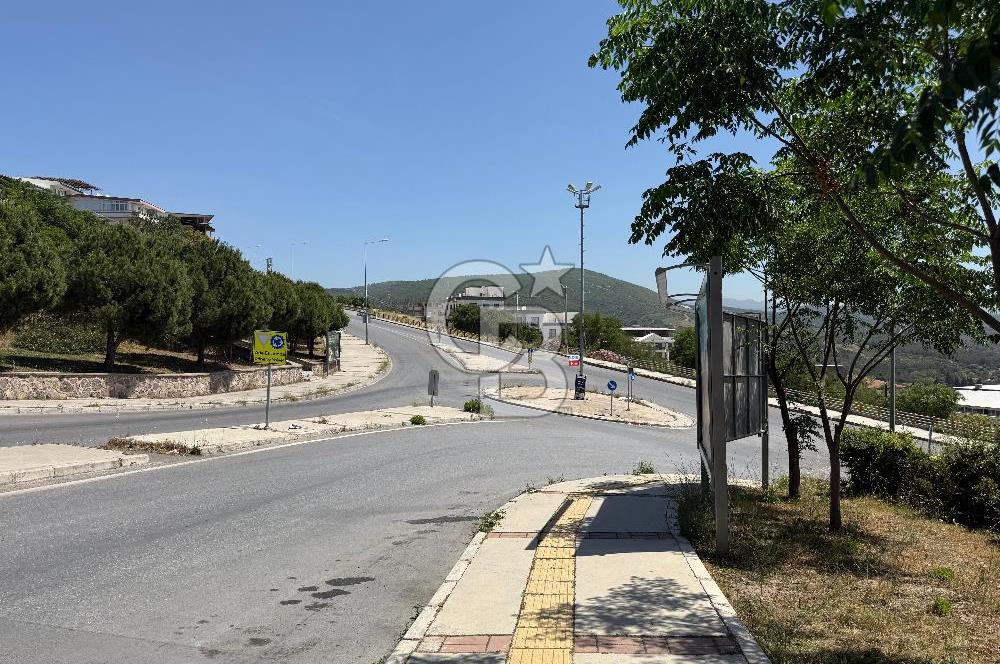 BORNOVA KIZILAY'DA EMSALSİZ SATILIK ARSA