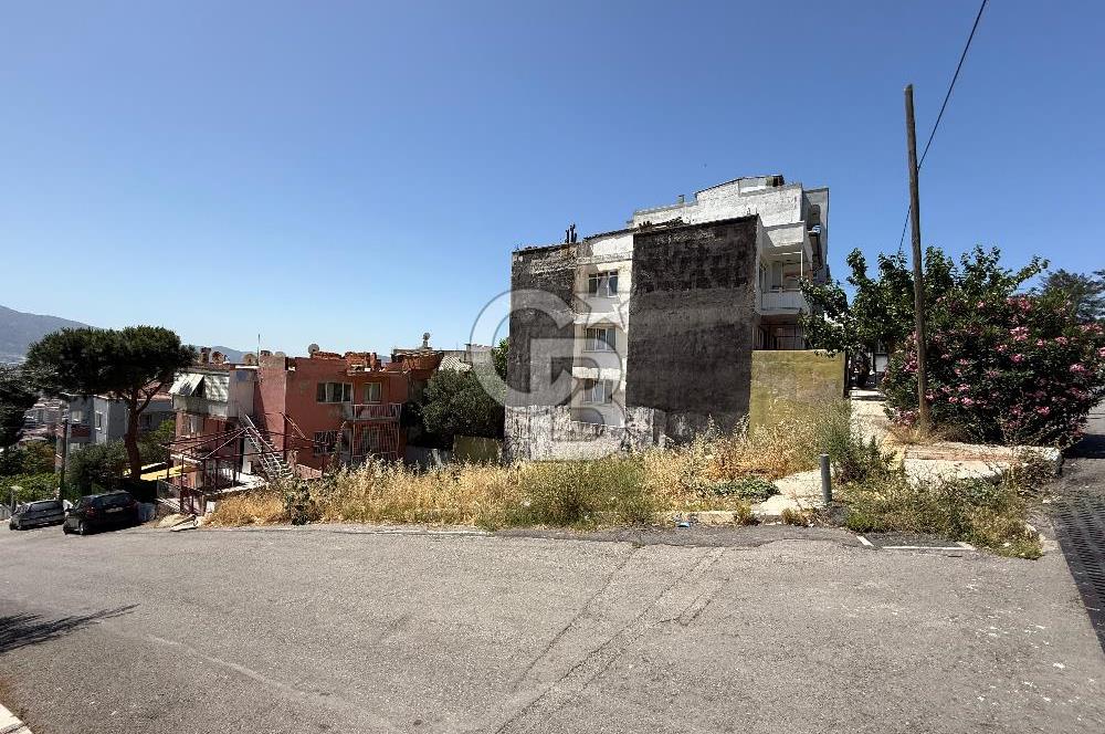 BORNOVA KIZILAY'DA EMSALSİZ SATILIK ARSA