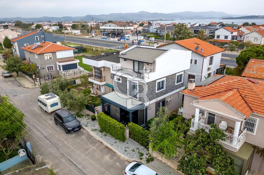 URLA KALABAK MAH. SATILIK 4+1 TRİPLEKS VİLLA