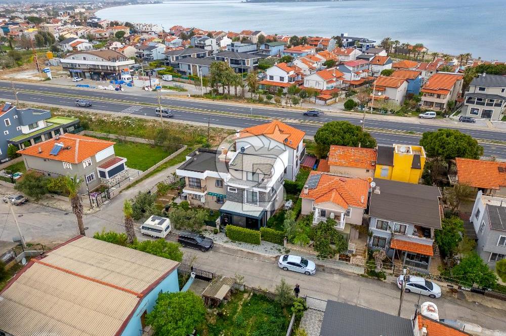 URLA KALABAK MAH. SATILIK 4+1 TRİPLEKS VİLLA