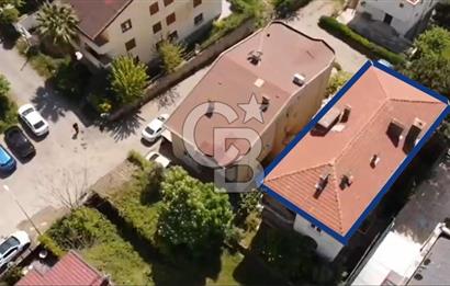 Denize 40 m Komple Satılık Bina - Geniş Bahçeli