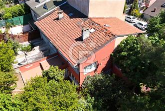 ÜSKÜDAR BARBAROS MAHALLESİ'NDE BAHÇELİ 2+1 MÜSTAKİL EV