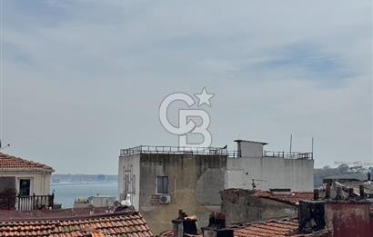 Beyoğlu Kumbaracı Yokuşunda Ortak Teraslı 4.kat 2+1 satılık