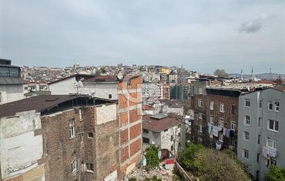 Beyoğlu Kumbaracı Yokuşunda Ortak Teraslı 4.kat 2+1 satılık