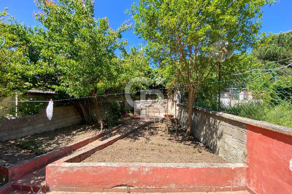 ÜSKÜDAR BARBAROS MAHALLESİ'NDE BAHÇELİ 2+1 MÜSTAKİL EV