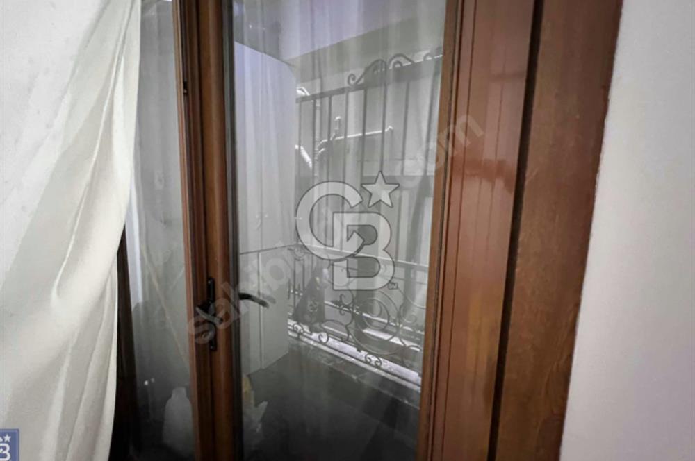 Kemerburgaz meydanda satılık 1+1 daire