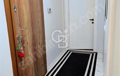 Kemerburgaz meydanda satılık 1+1 geniş daire