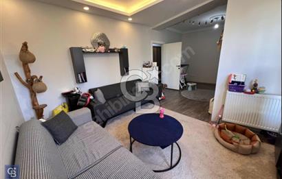 Kemerburgaz meydanda satılık 1+1 geniş daire