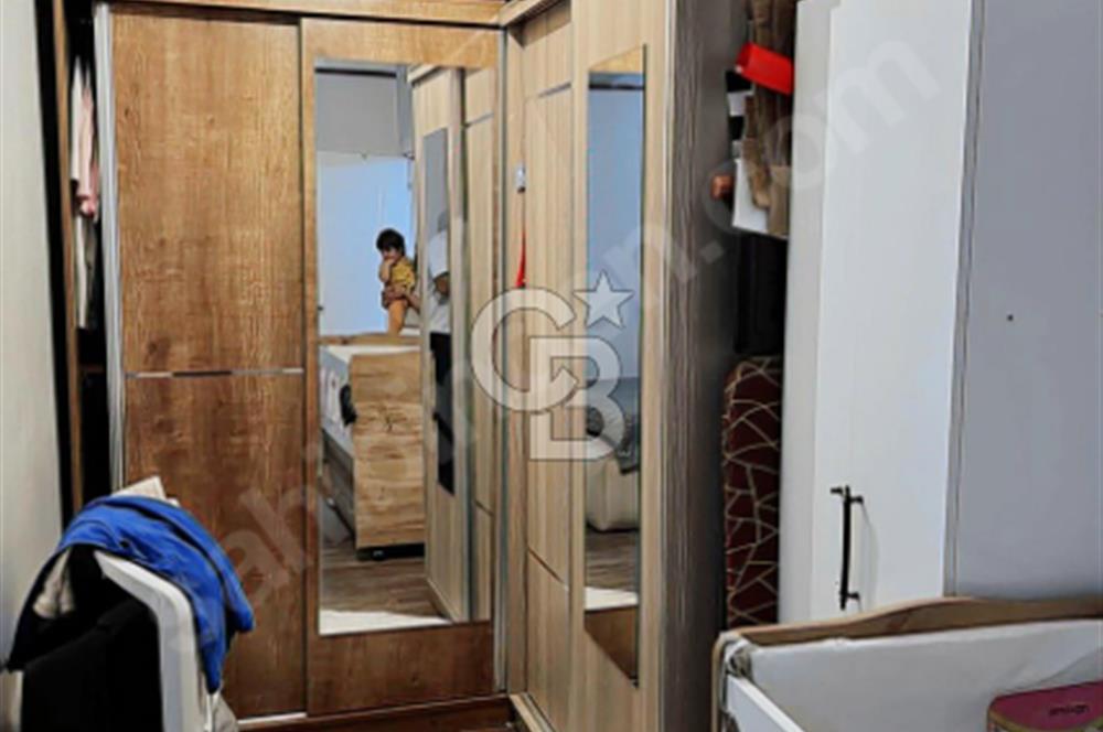 Kemerburgaz meydanda satılık 1+1 geniş daire