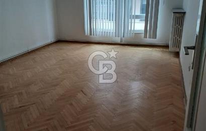 CİNNAH NO: 82 ATAKULE KARŞISI 1.KAT 4+1 SATILIK DAİRE