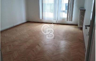 CİNNAH NO: 82 ATAKULE KARŞISI 1.KAT 4+1 SATILIK DAİRE