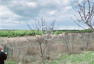 BORNOVA YAKAKÖY'DE ÇOK İYİ KONUMDA ARAZİ