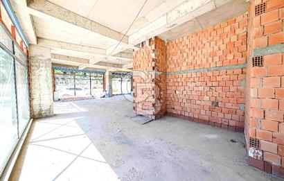 KARTAL ÜSKÜDAR CADDESİ ÜZERİNDE 197 M2 SATILIK EMSALSİZ DÜKKAN